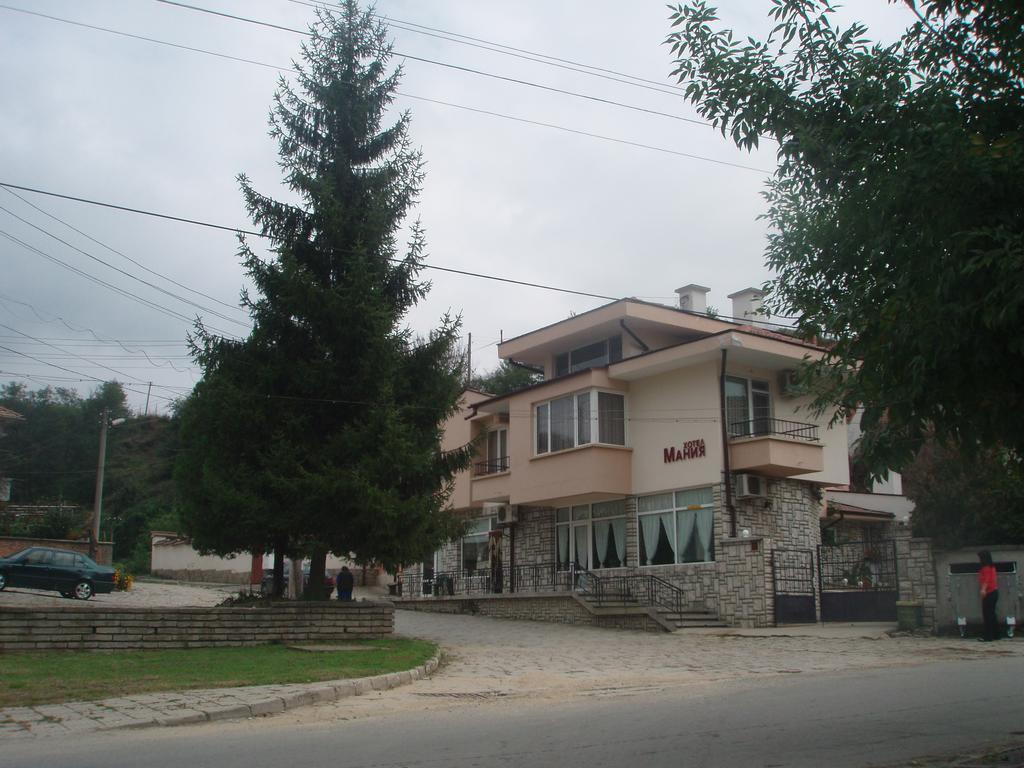 Mania Guest House Kalofer Buitenkant foto